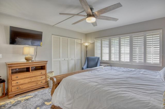 5640 GOLF POINTE DRIVE 101, Sarasota, FL 34243