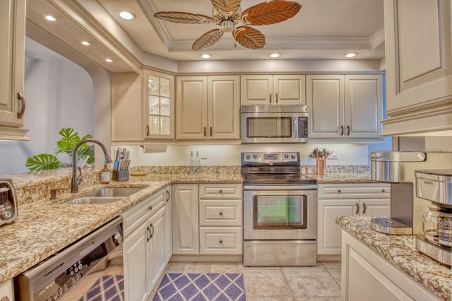 5640 GOLF POINTE DRIVE 101, Sarasota, FL 34243