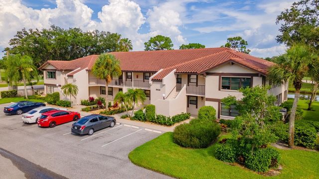 5640 GOLF POINTE DRIVE 101, Sarasota, FL 34243