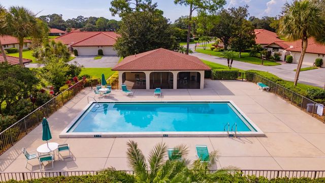5640 GOLF POINTE DRIVE 101, Sarasota, FL 34243
