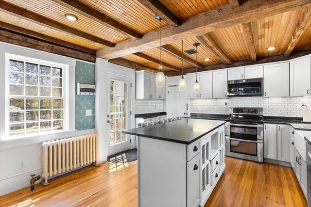 91 Washington St., Easton, MA 02356