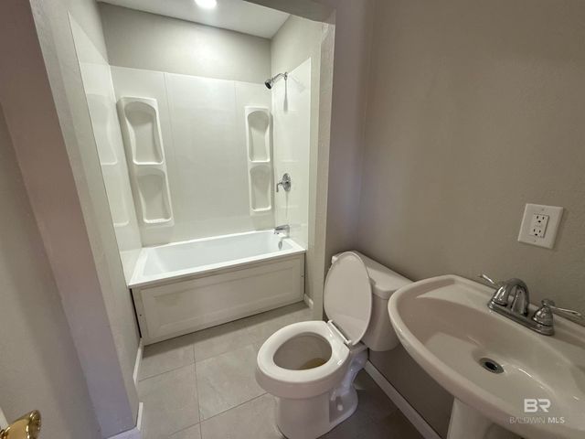 32 Slate Street, Atmore, AL 36502