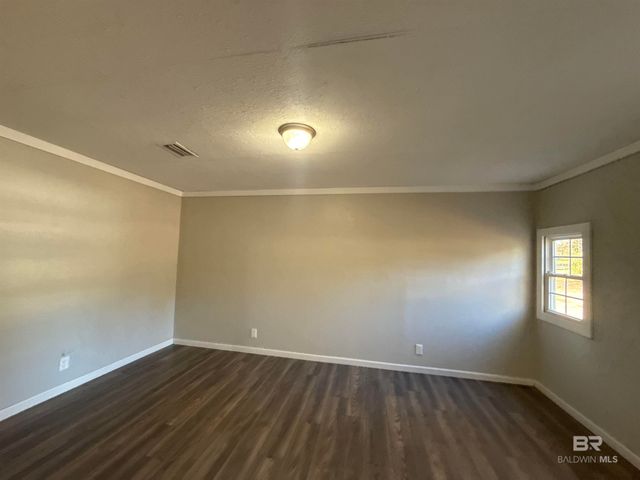 32 Slate Street, Atmore, AL 36502