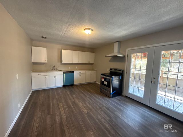 32 Slate Street, Atmore, AL 36502