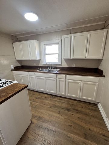 425 3rd Street, Jasper, TX 75951