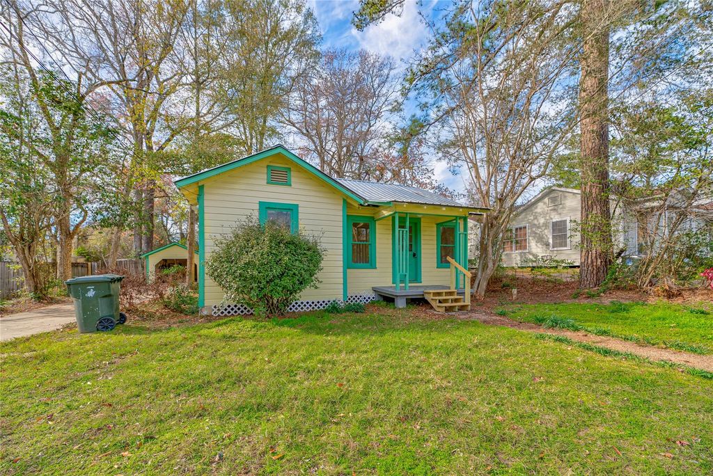 425 3rd Street, Jasper, TX 75951