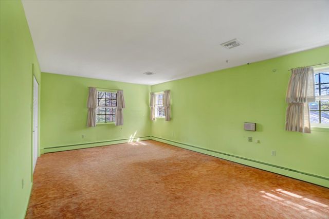 24 SPRINGWOOD AVE, Stewartstown, PA 17363