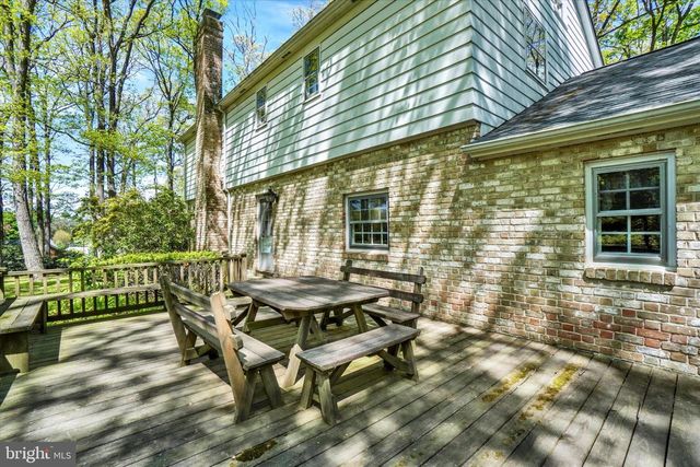 24 SPRINGWOOD AVE, Stewartstown, PA 17363