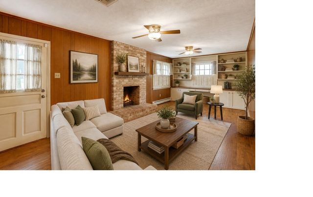 24 SPRINGWOOD AVE, Stewartstown, PA 17363