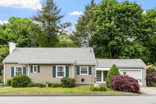 11 Whitla Drive, Worcester, MA 01604