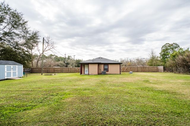 3937 Fm 160 Road N, Liberty, TX 77575