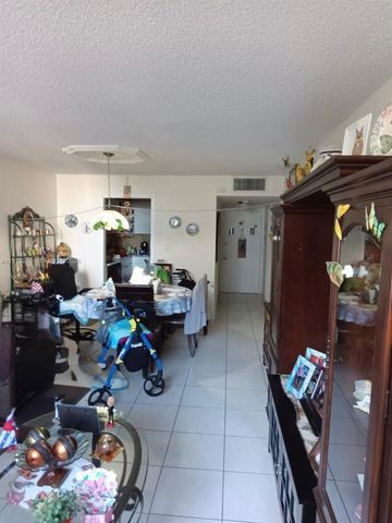 4675 W 18th Ct 409, Hialeah, FL 33012