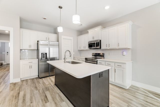 1321 Halter Park Dr, Gallatin, TN 37066