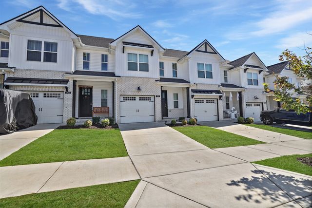 1321 Halter Park Dr, Gallatin, TN 37066