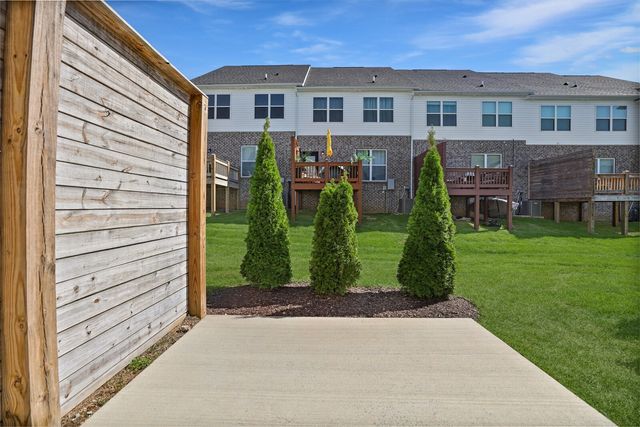 1321 Halter Park Dr, Gallatin, TN 37066