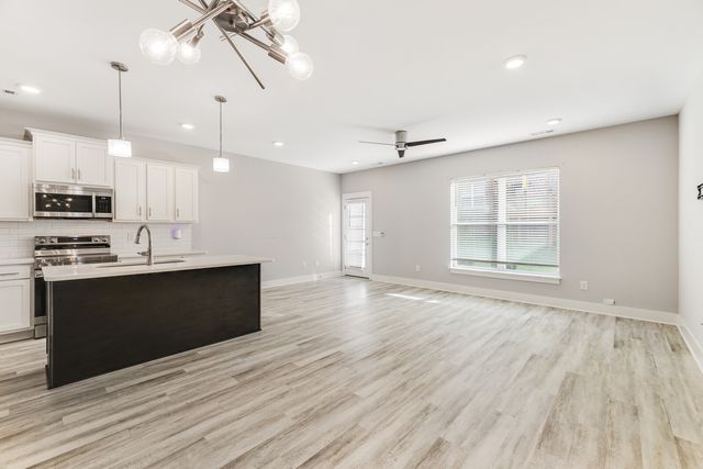 1321 Halter Park Dr, Gallatin, TN 37066