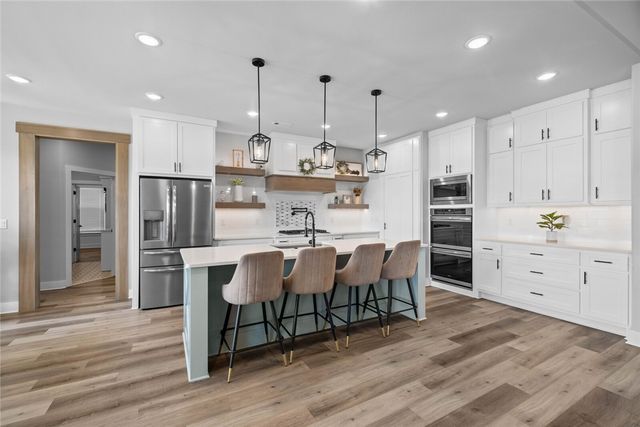 1257 Malone Road, Gentry, AR 72734