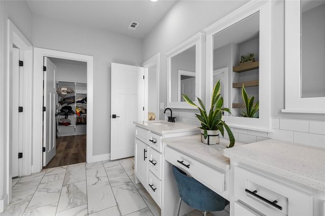 1257 Malone Road, Gentry, AR 72734