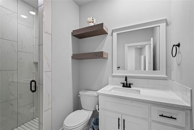 1257 Malone Road, Gentry, AR 72734