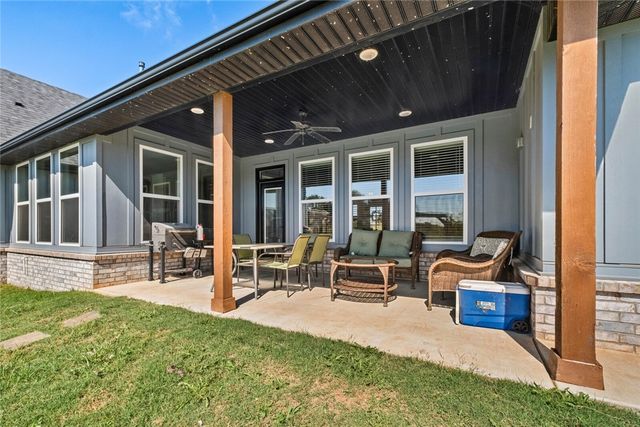 1257 Malone Road, Gentry, AR 72734