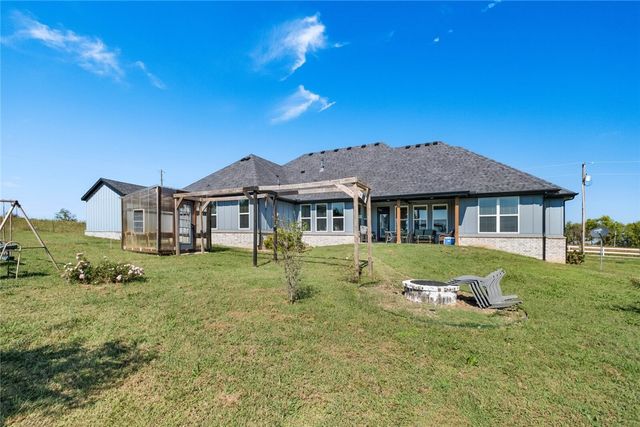1257 Malone Road, Gentry, AR 72734