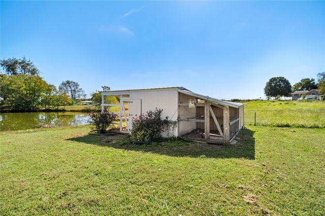 1257 Malone Road, Gentry, AR 72734