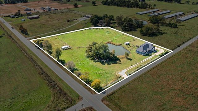 1257 Malone Road, Gentry, AR 72734