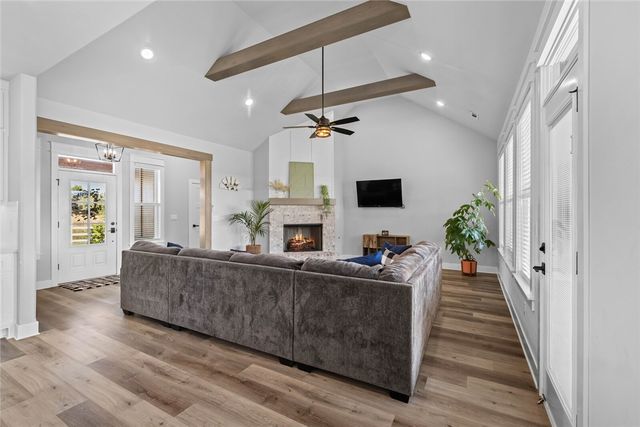 1257 Malone Road, Gentry, AR 72734