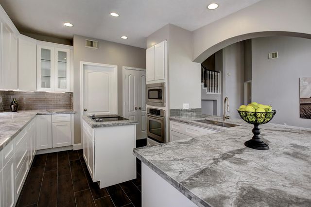 5630 Heather Run, Houston, TX 77041