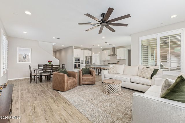 32426 N DAYLIGHT Drive, San Tan Valley, AZ 85144