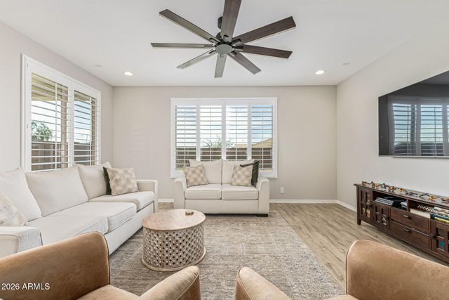 32426 N DAYLIGHT Drive, San Tan Valley, AZ 85144