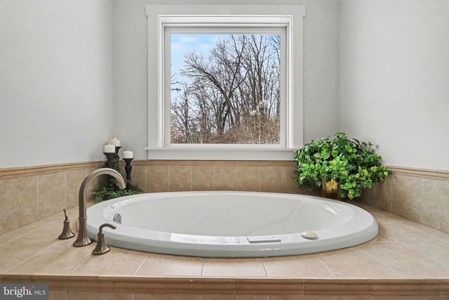 521 STONEY RUN RD, Dillsburg, PA 17019