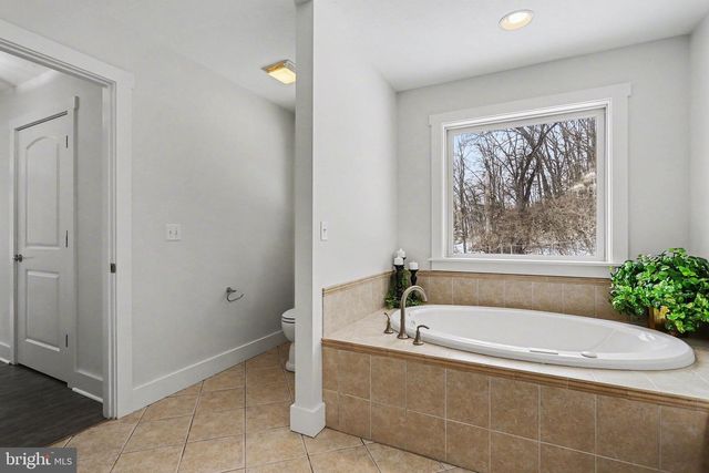 521 STONEY RUN RD, Dillsburg, PA 17019