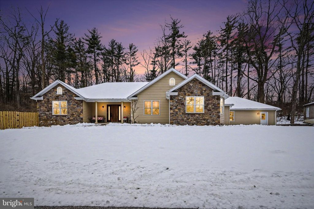 521 STONEY RUN RD, Dillsburg, PA 17019