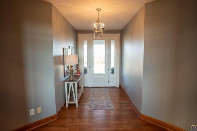 5721 NW Humphrey RD, Topeka, KS 66618