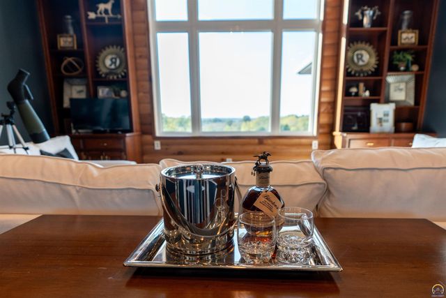 5721 NW Humphrey RD, Topeka, KS 66618