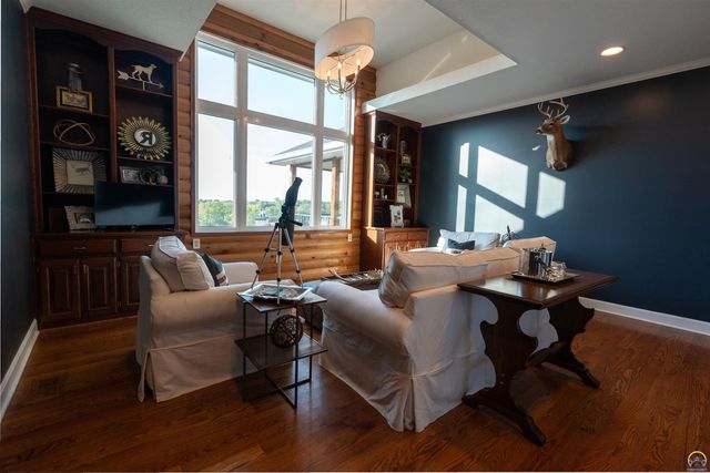 5721 NW Humphrey RD, Topeka, KS 66618