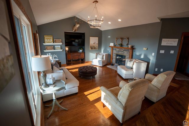 5721 NW Humphrey RD, Topeka, KS 66618