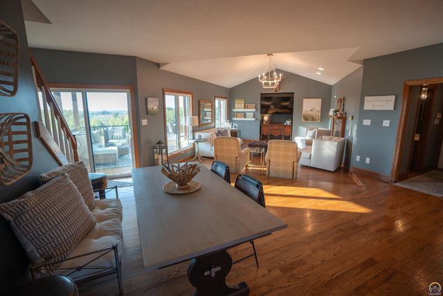 5721 NW Humphrey RD, Topeka, KS 66618