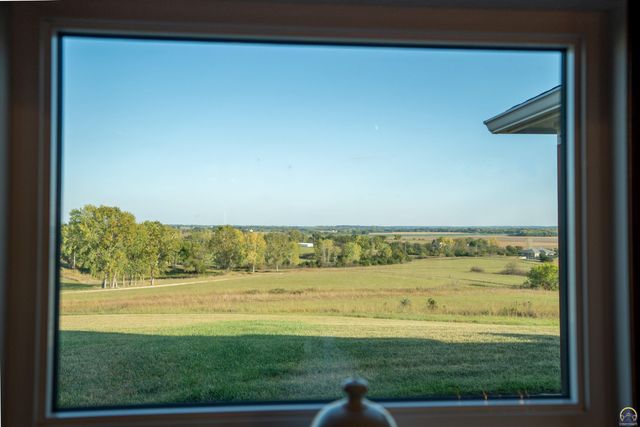 5721 NW Humphrey RD, Topeka, KS 66618