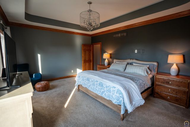 5721 NW Humphrey RD, Topeka, KS 66618