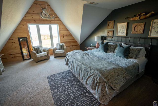 5721 NW Humphrey RD, Topeka, KS 66618