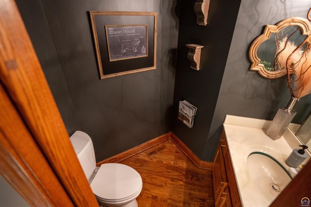 5721 NW Humphrey RD, Topeka, KS 66618