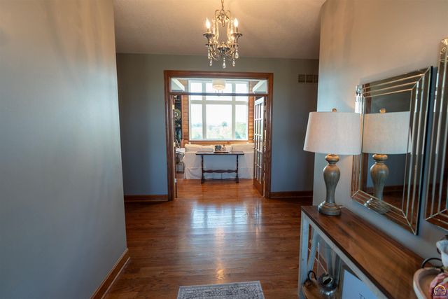 5721 NW Humphrey RD, Topeka, KS 66618