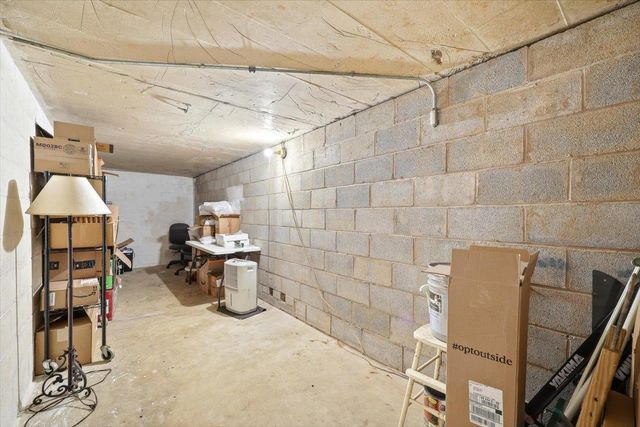 408 ROBIN ST, Staunton, VA 24401