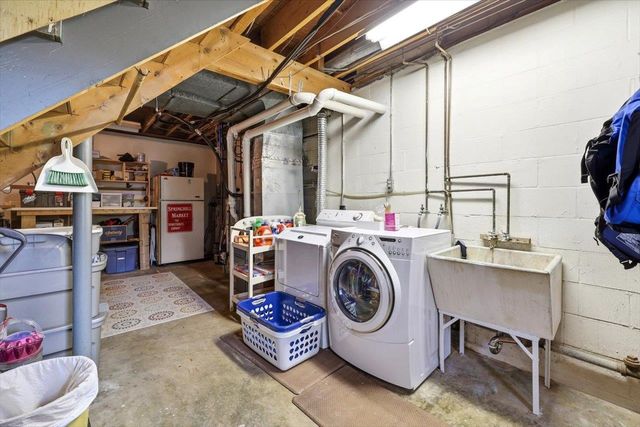 408 ROBIN ST, Staunton, VA 24401