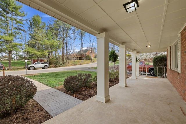 408 ROBIN ST, Staunton, VA 24401