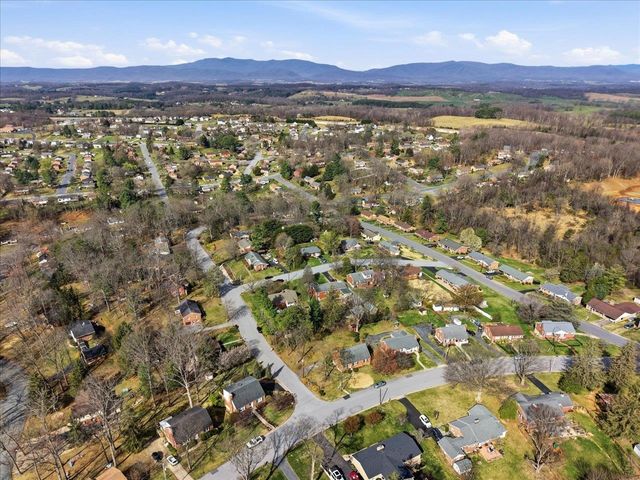 408 ROBIN ST, Staunton, VA 24401