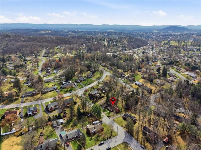 408 ROBIN ST, Staunton, VA 24401