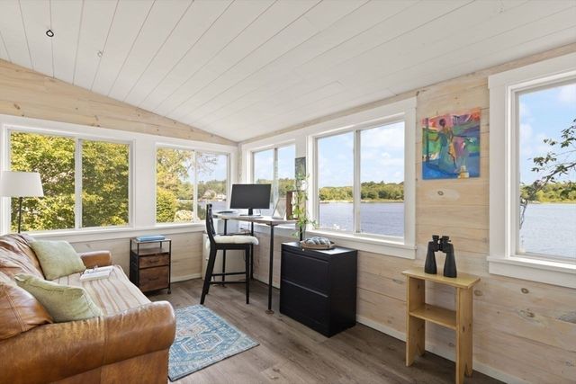 44 Lakeshore Dr, Essex, MA 01929